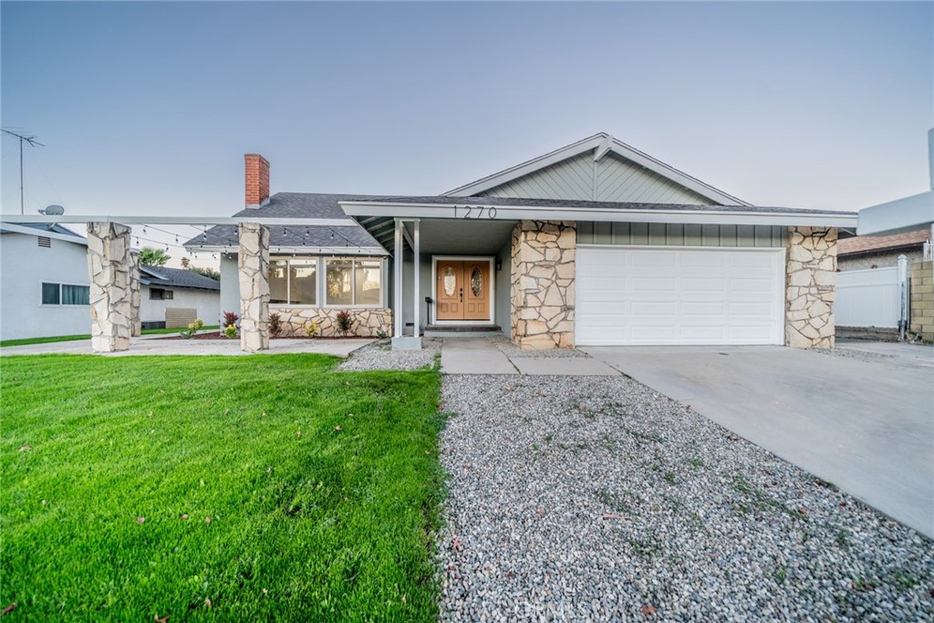 1270 N Rosalind Avenue