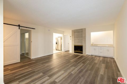 Photo of 1033 6TH Street #102, Santa Monica, CA 90403 (MLS # 25594071)
