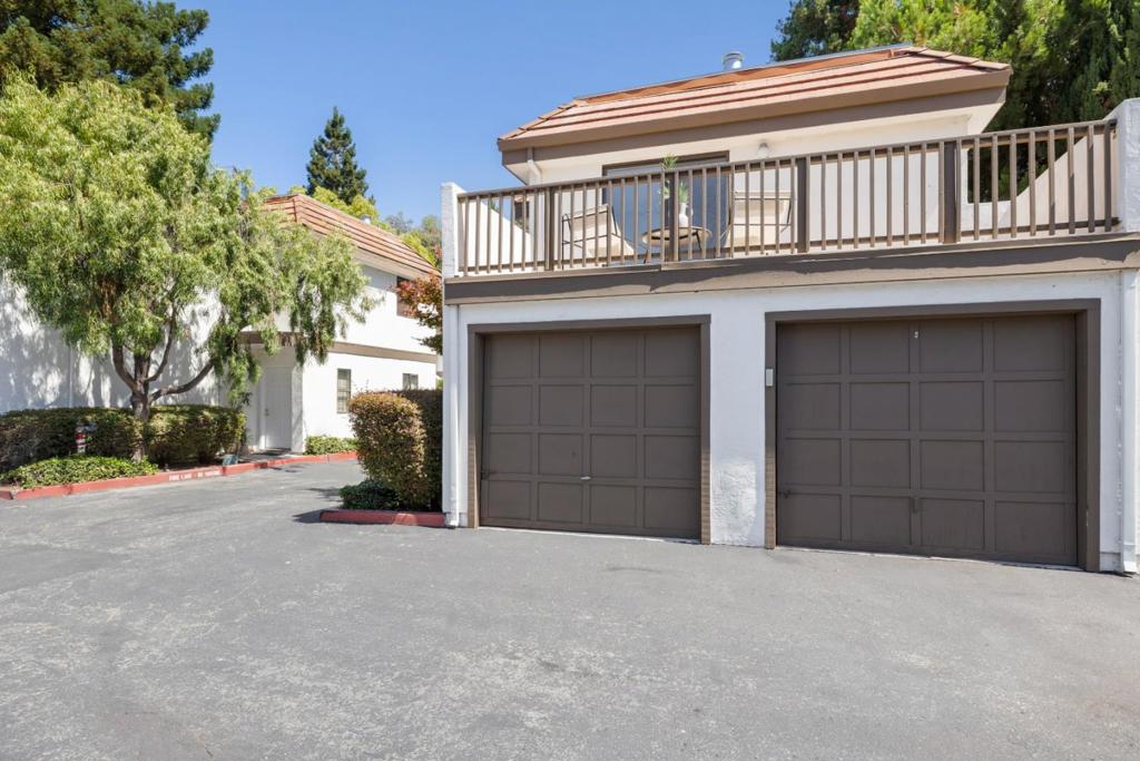 101 E Middlefield Road 5