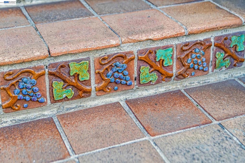 2242 Santa Clara Ave