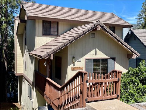 Photo of 40547 Saddleback Rd, Bass Lake, CA 93604 (MLS # FR26055457)