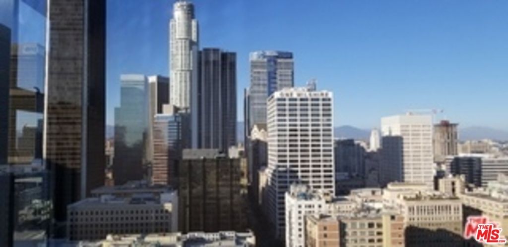 Photo of 801 S Grand Avenue #2107, Los Angeles, CA 90017 (MLS # 24373191)