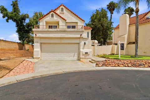 Photo of 2174 Villa Sonoma Gln Gln, Escondido, CA 92029 (MLS # 260019803SD)