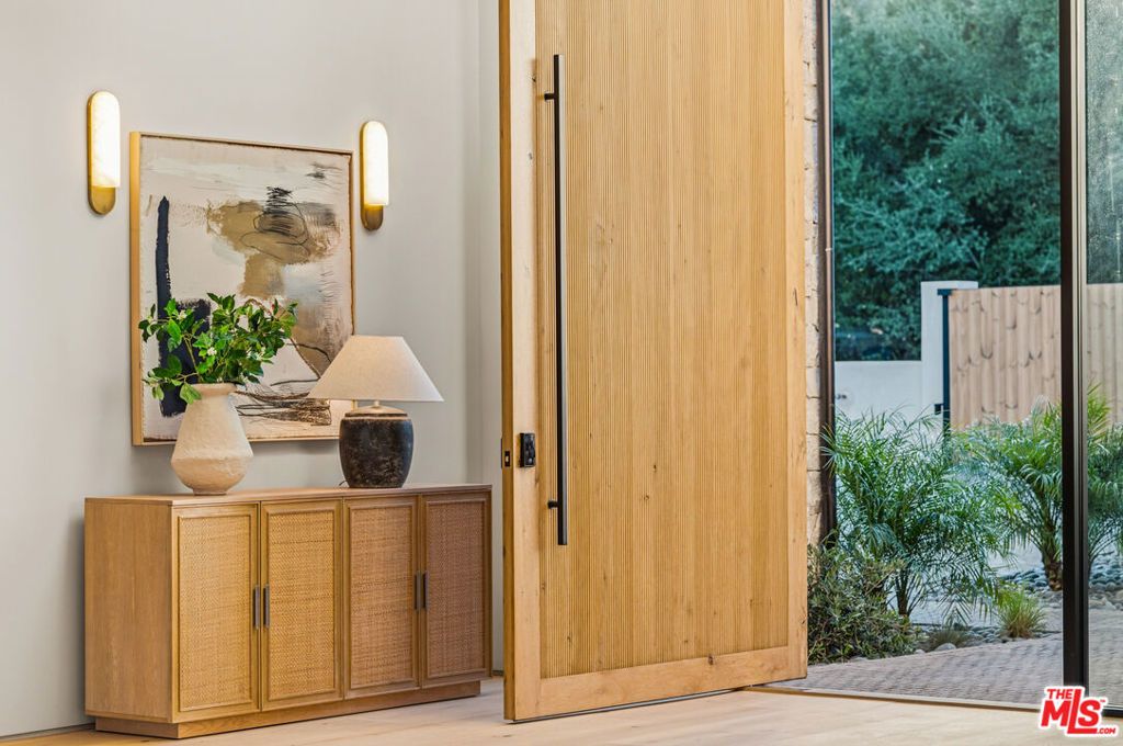 Photo of 4816 Oak Park Avenue, Encino, CA 91316 (MLS # 25624649)