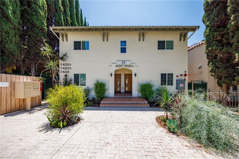 Photo of 4220 W Adams BLVD, Los Angeles, CA 90018 (MLS # BB26177684)