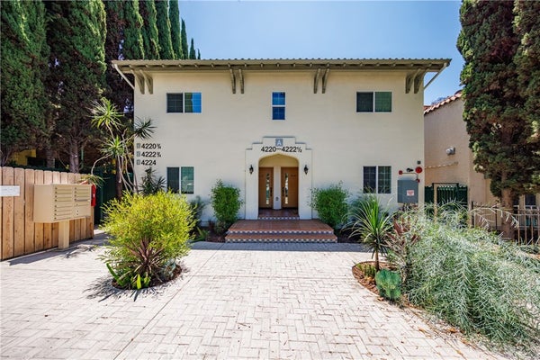 4220 W ADAMS BLVD, LOS ANGELES, CA 90018 - Image c9a594a74ec25a6b94c8e453ff0eef2f/449528719