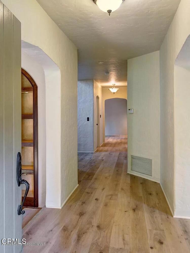1064 Linda Vista Avenue