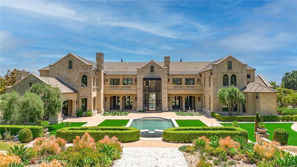 18 Dovetail Lane
