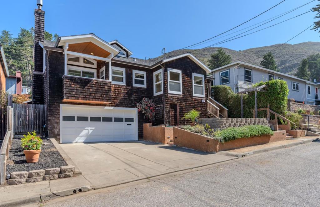 647 Canyon Drive