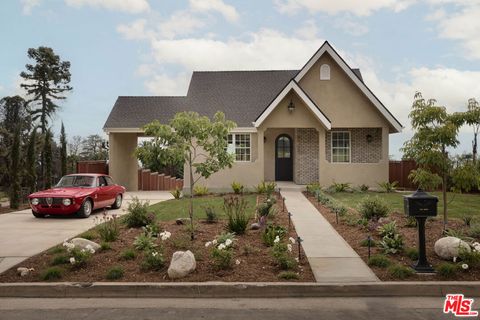 Photo of 1108 E Palm Street, Altadena, CA 91001 (MLS # 26819599)