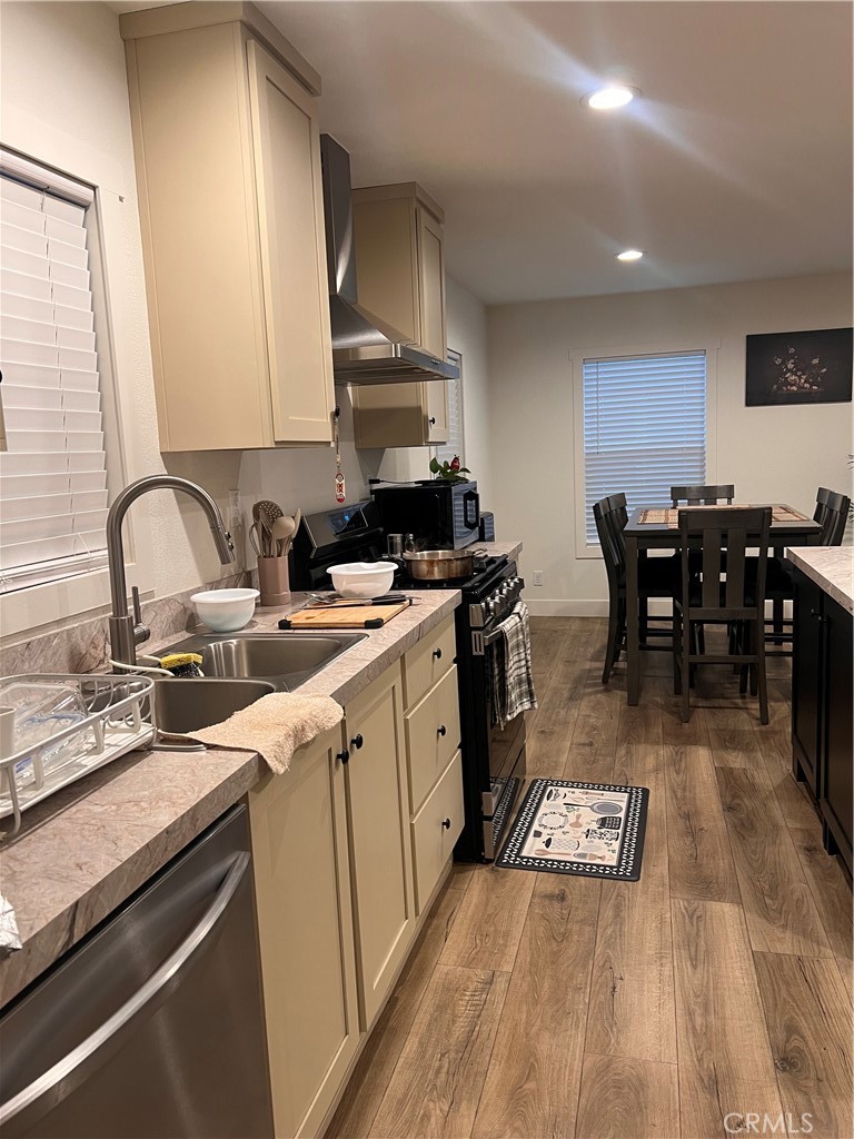 3444 W Center Street 43