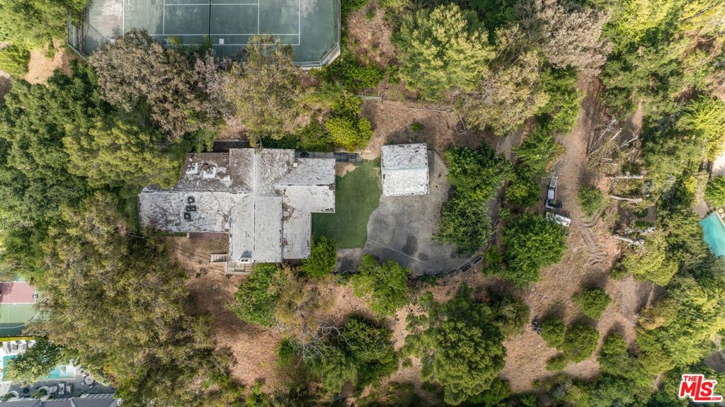 1000 N Bundy Drive