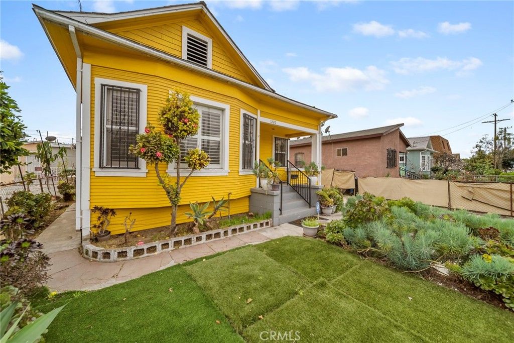 Photo of 1220 E 40th Place, Los Angeles, CA 90011 (MLS # SB26036667)