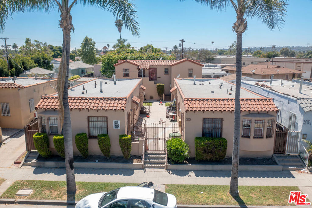 We are pleased to present a 4-unit property located in the Hyde Park neighborhood. This property is centrally located in close proximity to LAX, Sofi Stadium, Downtown Los Angeles, the Convention Center, USC Coliseum, and multiple museums. This opportunity is also a short drive to Crenshaw/Leimert Park, Inglewood and provides easy access to the 105 & 110 freeways as well as the new LAX/Crenshaw metro rail line, offering tenants convenience to numerous nearby amenities. The property consists of three standalone structures, all constructed in 1936, with a strong unit mix comprised of 1 three-bedroom two-bath unit, 1 two-bedroom one-bath unit, and 2 one-bedroom one-bath units. The property also features five 1-car garages in the rear accessible from the alley providing potential for ADU conversions.