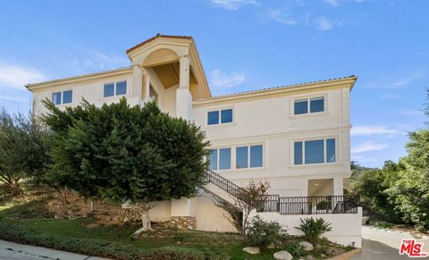 Photo of 43 Flintlock Lane, Bell Canyon, CA 91307 (MLS # 25611875)