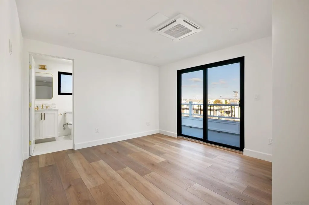 San Diego, California 92109, United States, 3 Bedrooms Bedrooms, ,3 BathroomsBathrooms,Residential,Active,224675