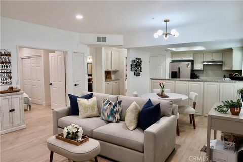 4561 Warner 101 Huntington Beach CA 92649