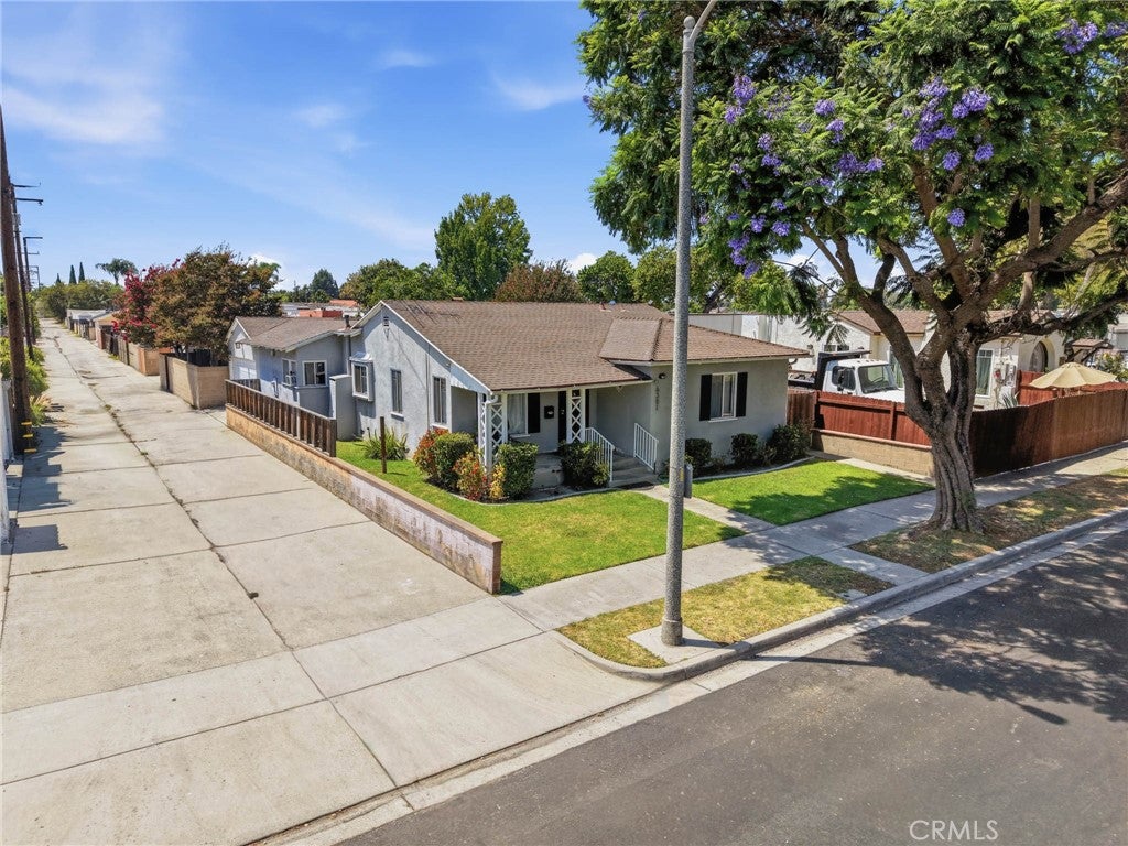 6381 Walnut