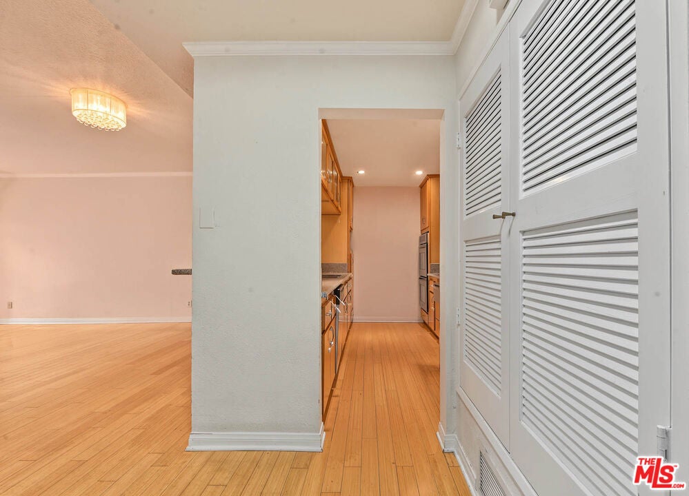 104 S Hayworth Avenue 103