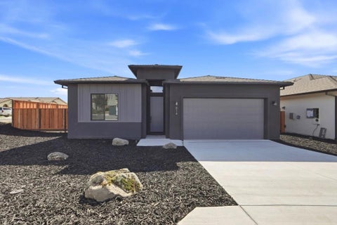 Photo of 614 Fulton Way, Hollister, CA 95023 (MLS # ML82062757)