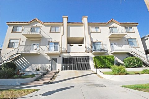 Photo of 2345 Montrose Avenue #2, Montrose, CA 91020 (MLS # SR26100269)