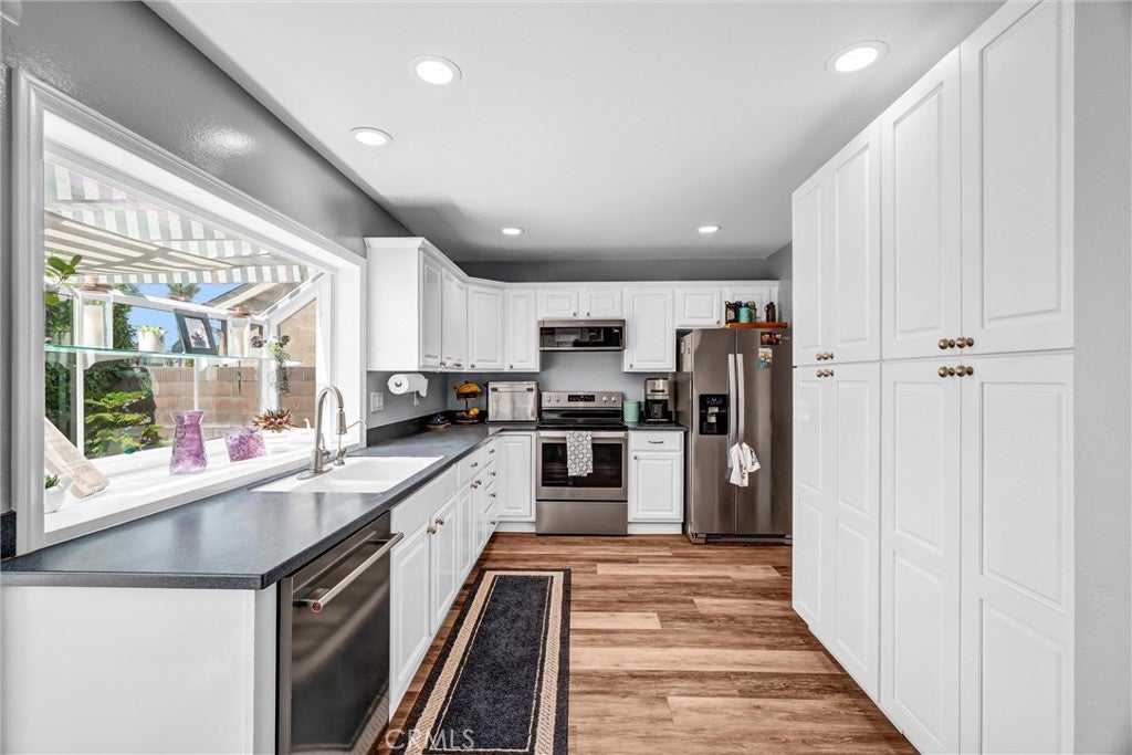 17661 Falkirk, Huntington Beach CA 92649 - Photo 8