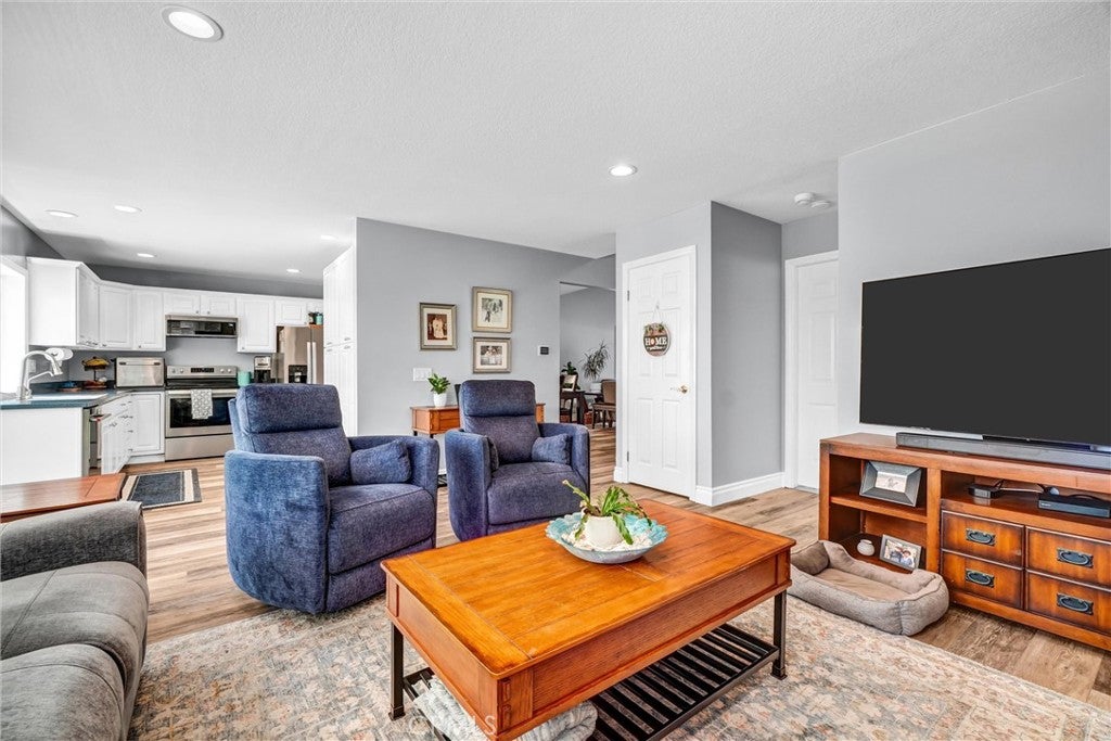 17661 Falkirk, Huntington Beach CA 92649 - Photo 10