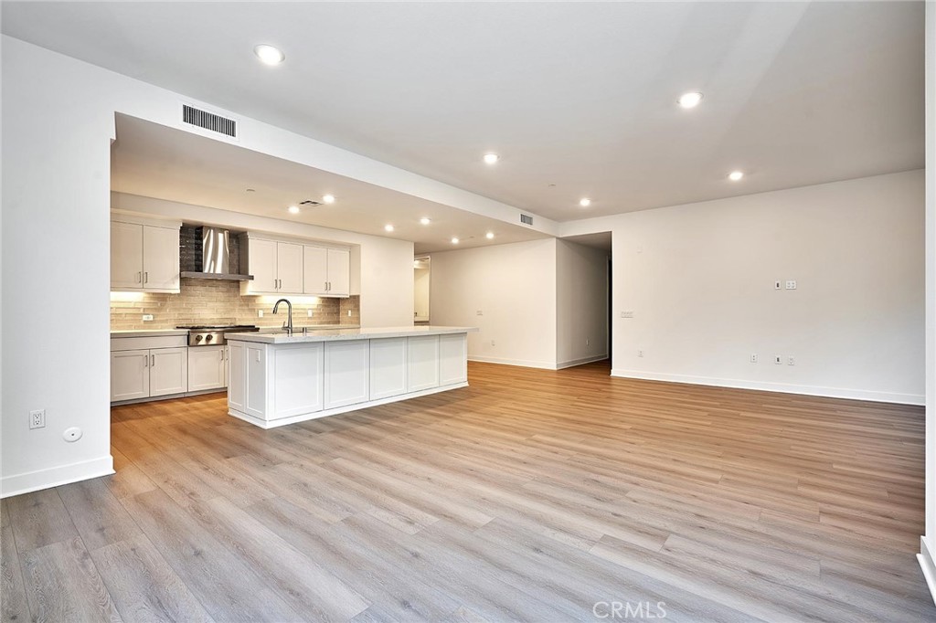 Properties 3 3201 Rivington