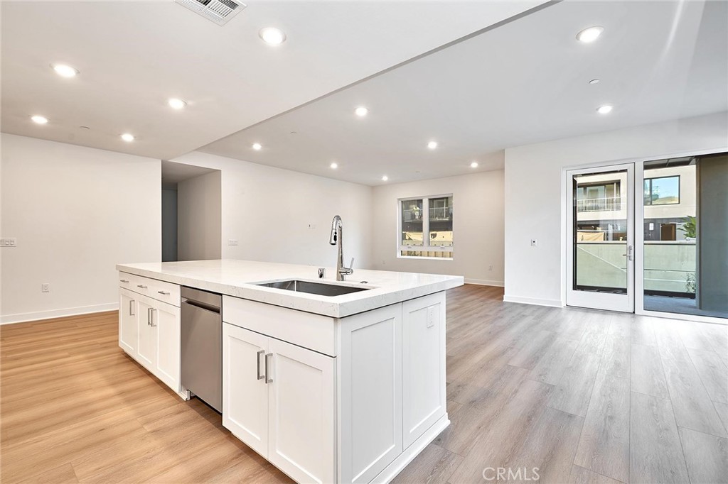 Properties 1 3201 Rivington
