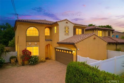 Photo of 18141 Topham Street, Tarzana, CA 91335 (MLS # SR25262151)