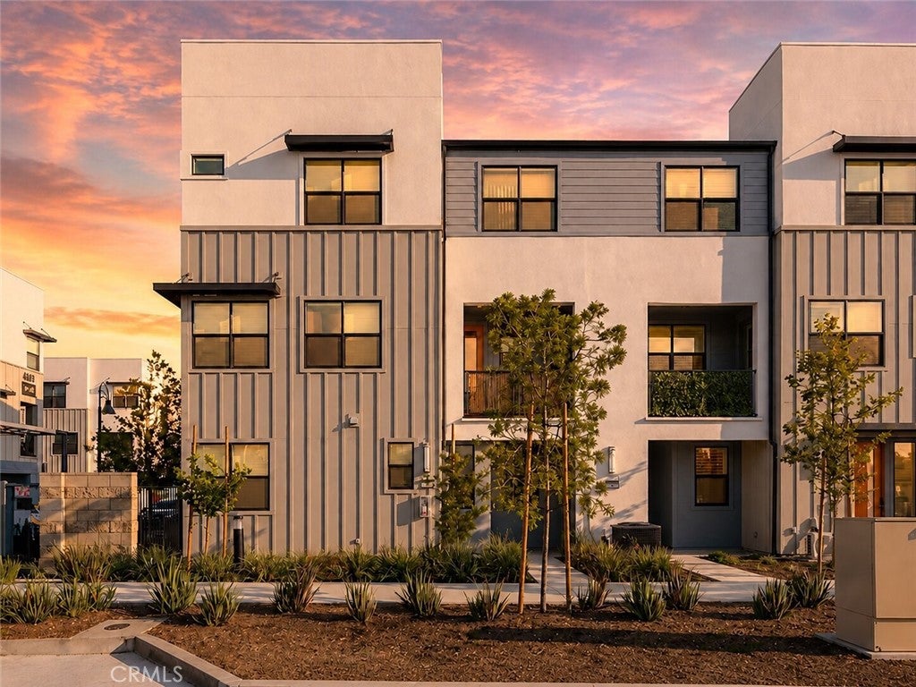4061 E Luna Paseo