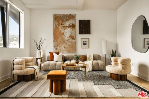 Photo of 616 N Croft Avenue #6, Los Angeles, CA 90048 (MLS # 26998083)