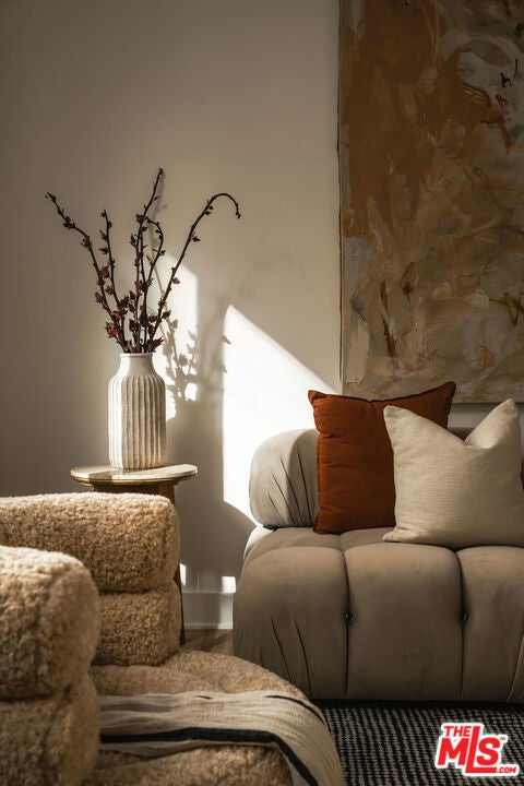 616 N Croft Avenue 6