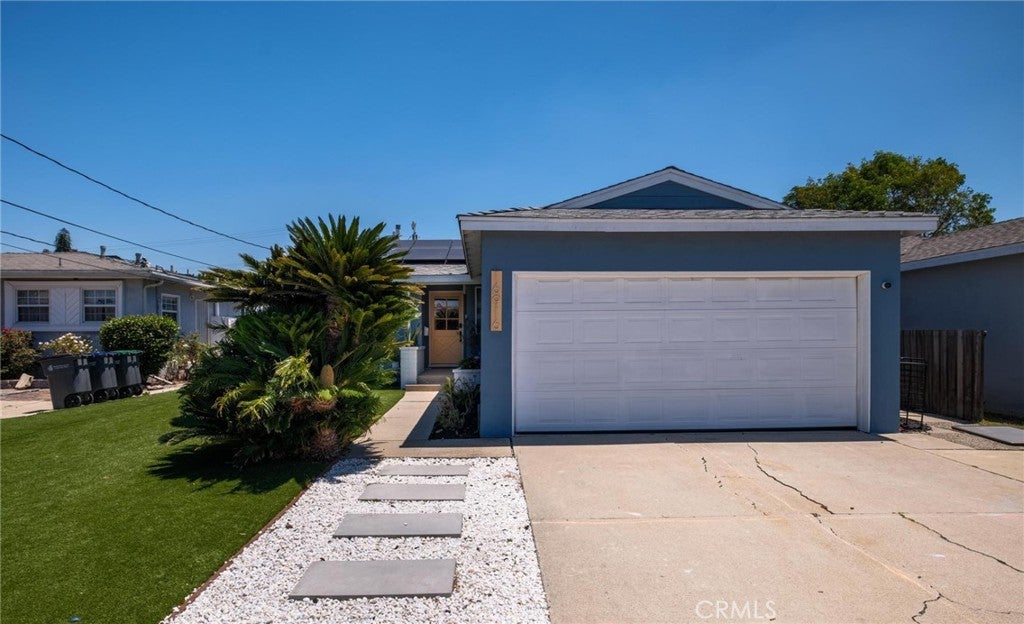 16916 S Catalina