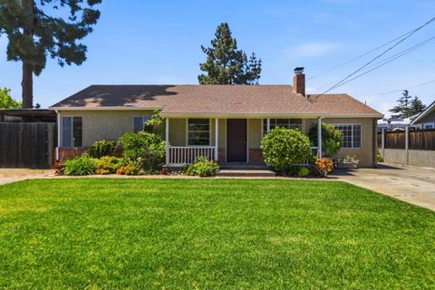 Photo of 761 Margaret Lane, Campbell, CA 95008 (MLS # ML82037997)