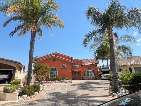 Photo of 30186 Windward dr Dr, Canyon Lake, CA 92587 (MLS # SW26090553)