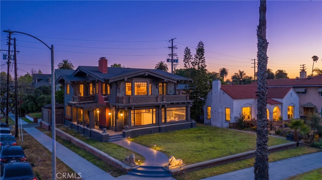 2303 E Ocean Boulevard