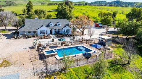 Photo of 76945 Indian Valley Rd, San Miguel, CA 93451 (MLS # NS26024081)