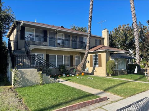 Photo of 988 W Glenoaks Boulevard, Glendale, CA 91202 (MLS # DW25252844)