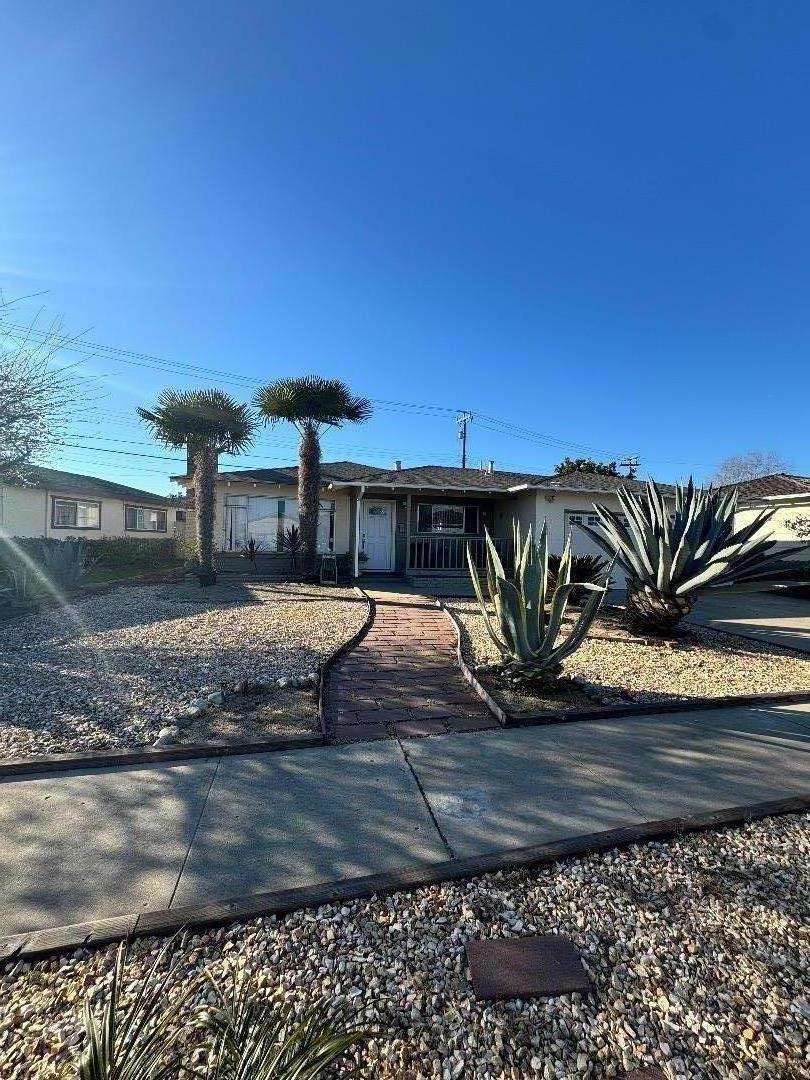1121 Granada Avenue