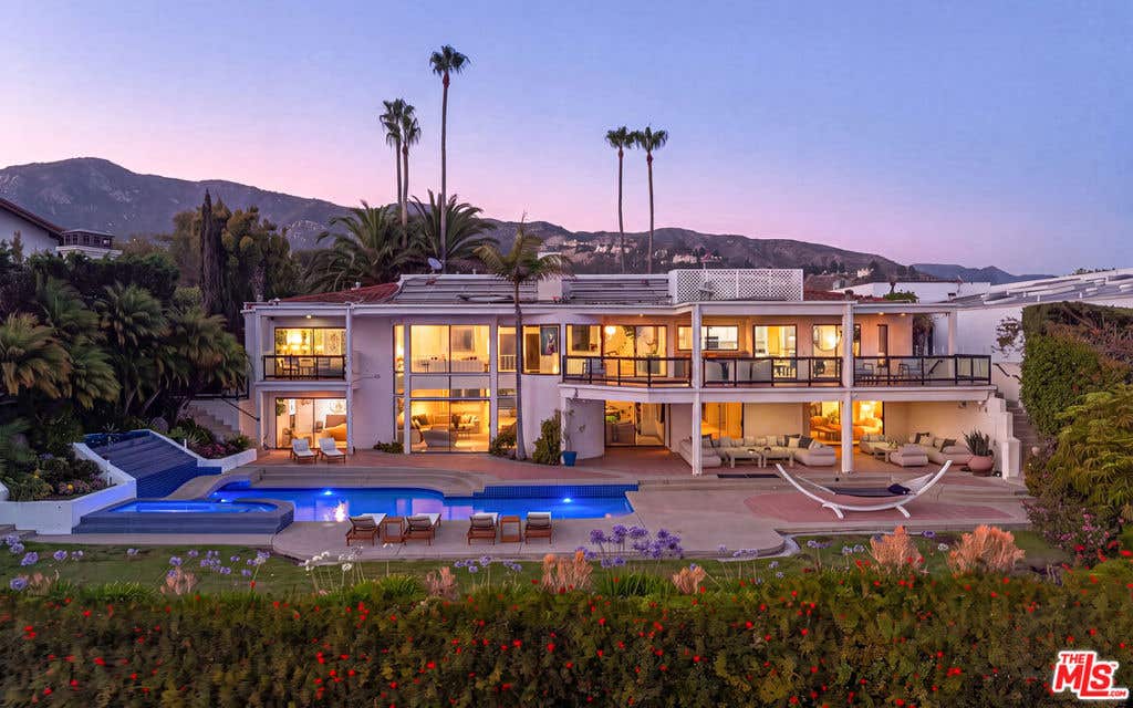 Photo of 24750 Vantage Point Terrace, Malibu, CA 90265 (MLS # 26856285)