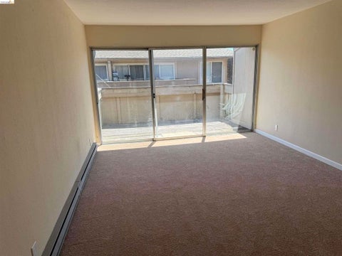 Photo of 260 Industrial Pkwy #38, Hayward, CA 94544 (MLS # 41138686)