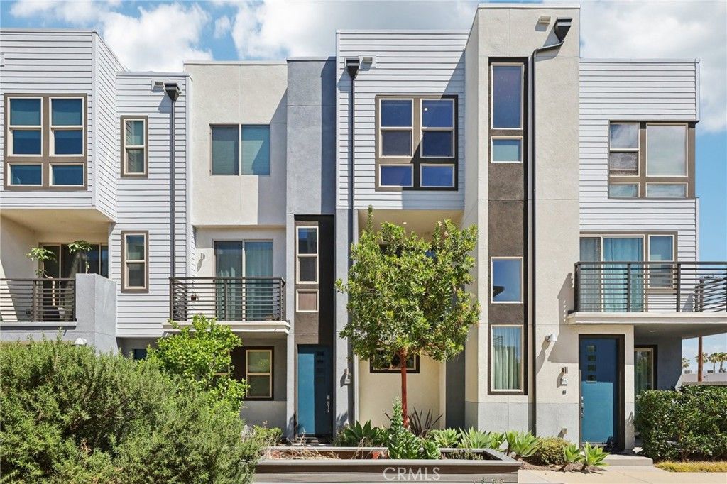 Photo of 302 Placemark, Irvine, CA 92614 (MLS # OC26083720)