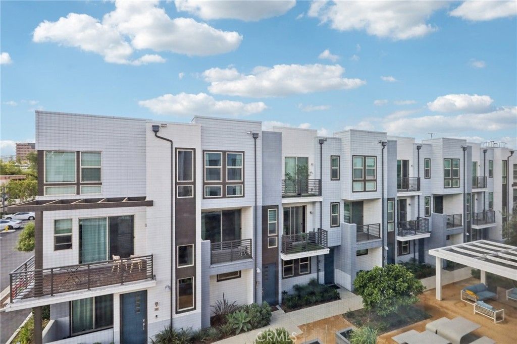 Photo of 302 Placemark, Irvine, CA 92614 (MLS # OC26083720)