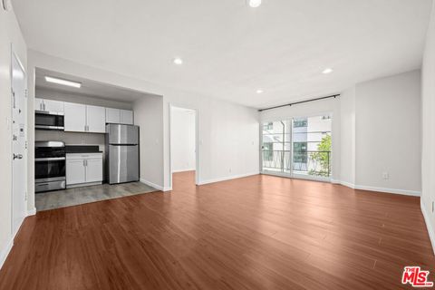Photo of 1445 S Sherbourne Drive #11, Los Angeles, CA 90035 (MLS # 25628509)
