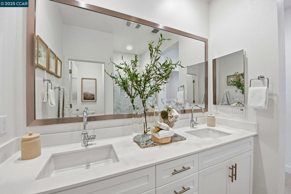 WEST OAKLAND - Residential