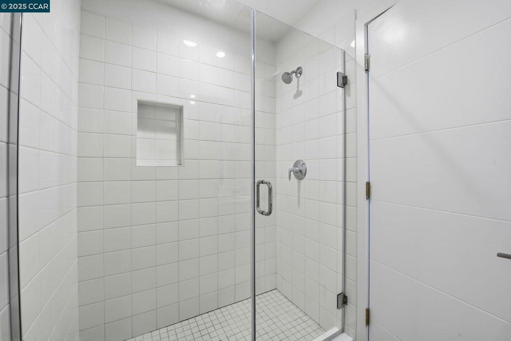 WEST OAKLAND - Residential