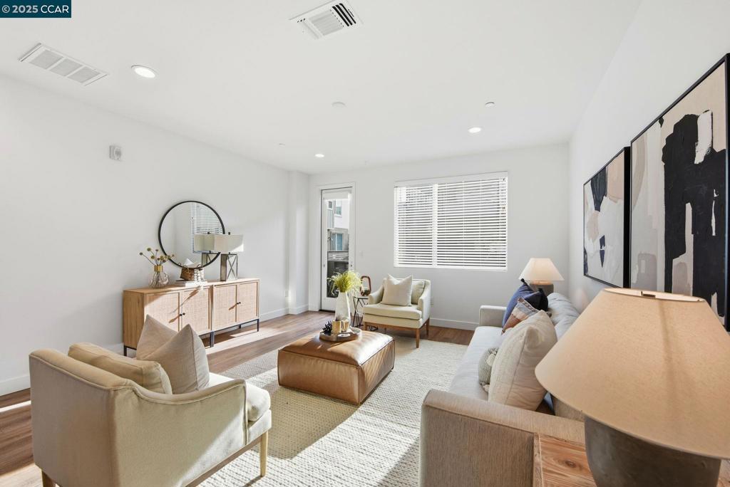 WEST OAKLAND - Residential