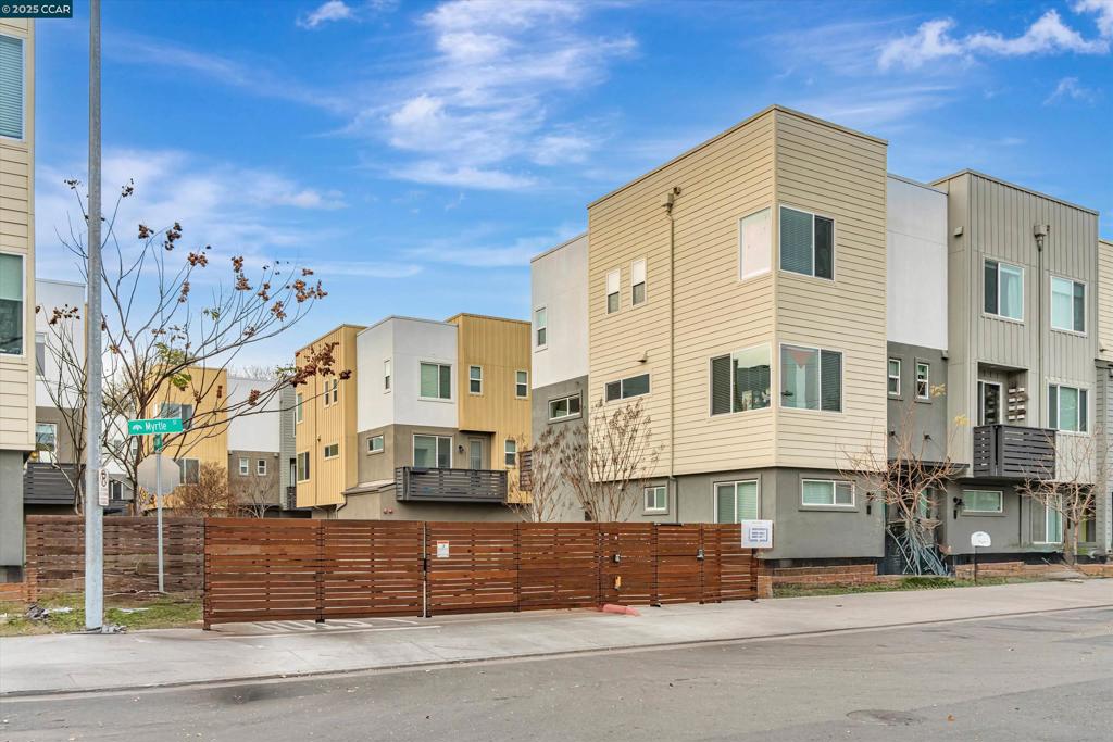 WEST OAKLAND - Residential