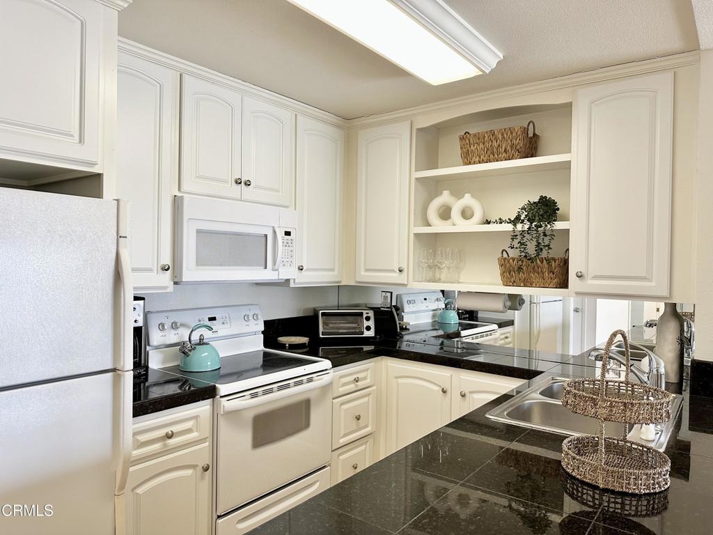 Oxnard Beach: Other - 0032 - Residential Lease